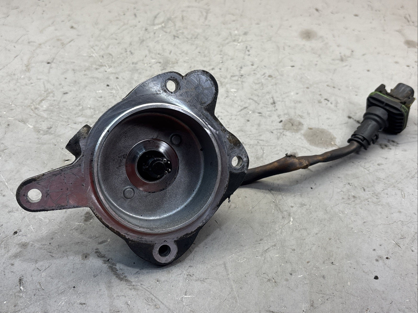 Paccar MX13 Engine FUEL LIFT PUMP HOUSING 398223800 / 1939435PE
