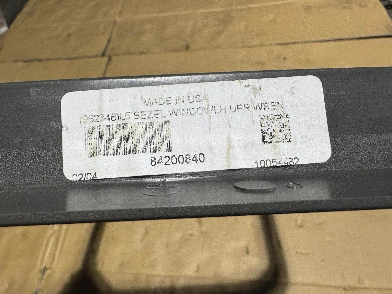 2018-2024 VOLVO VNL 860 LEFT DRIVER SIDE WINDOW BEZEL SLEEPER 84200840 OEM