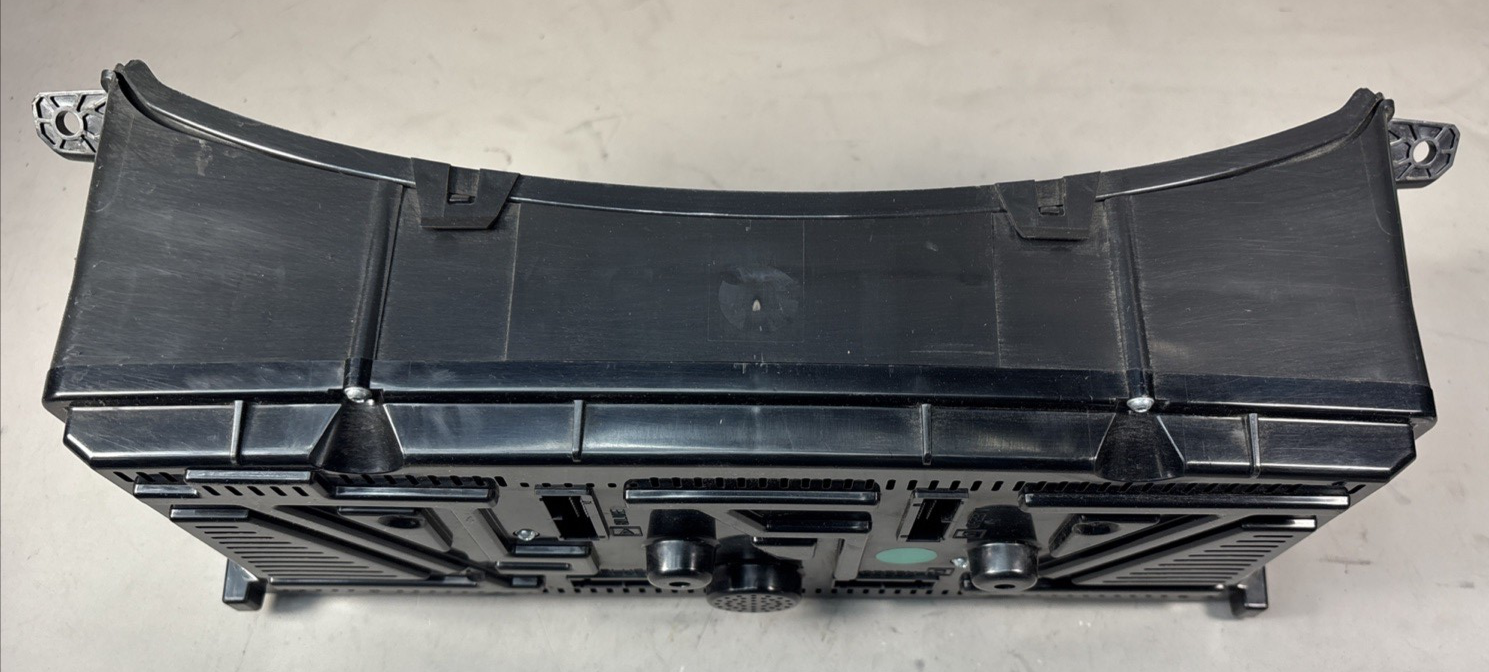 2018-2027 Volvo VNL Speedometer Instrument Cluster - Used | P/N 23053047 - P03