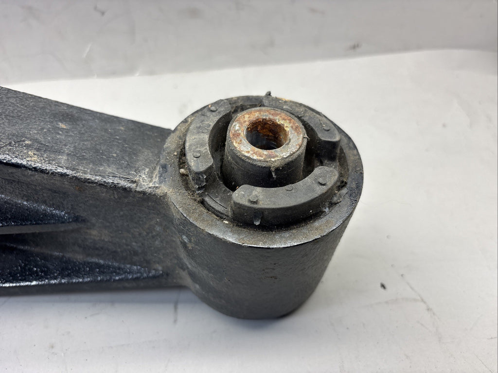 Genuine Volvo Gen Right Cab Mount Bracket 23899364 RH 23899394 RH