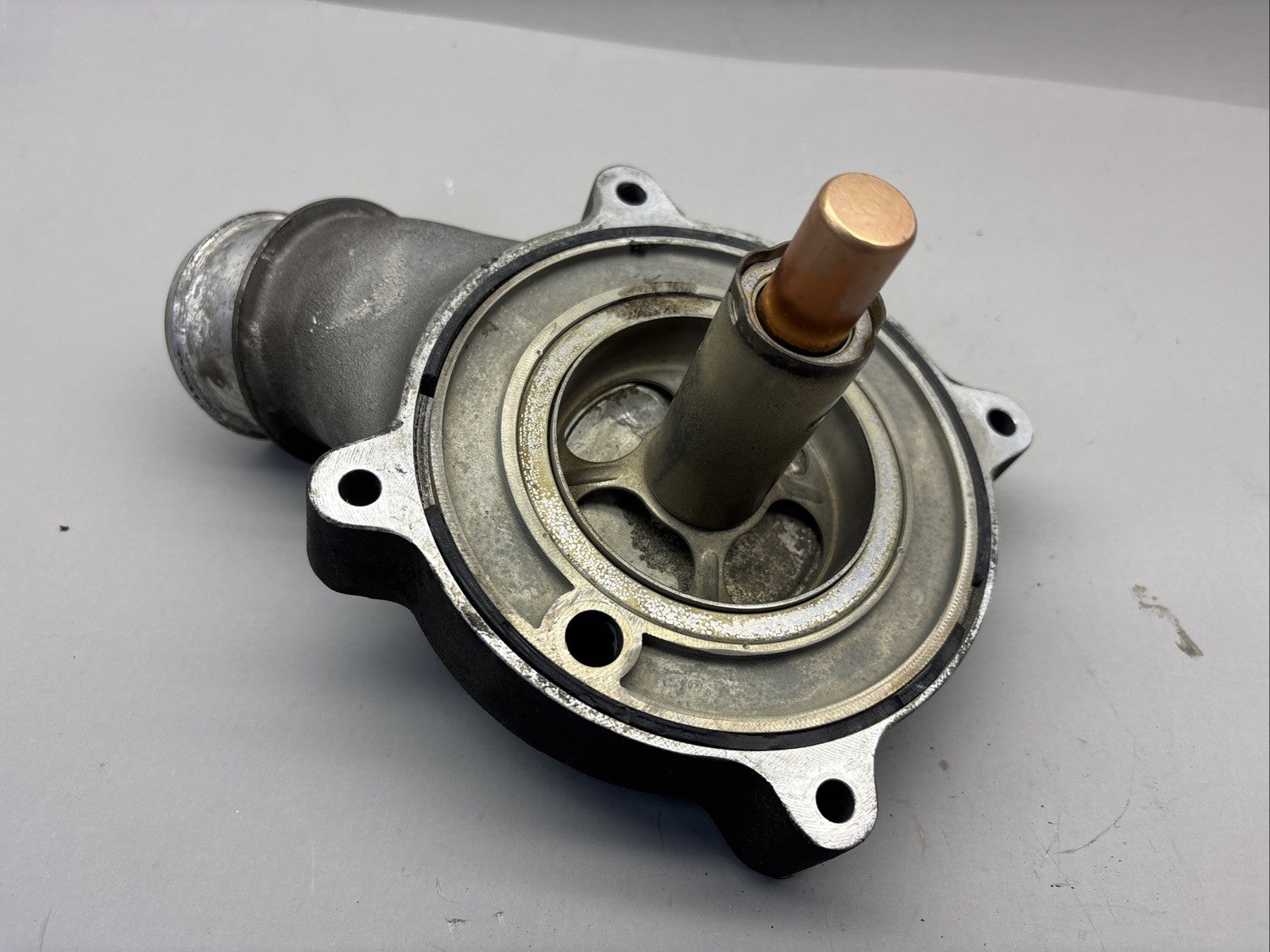 FREIGHTLINER A 472-200-13-15 ZGS 001 TURBOCHARGER AIR OUTLET