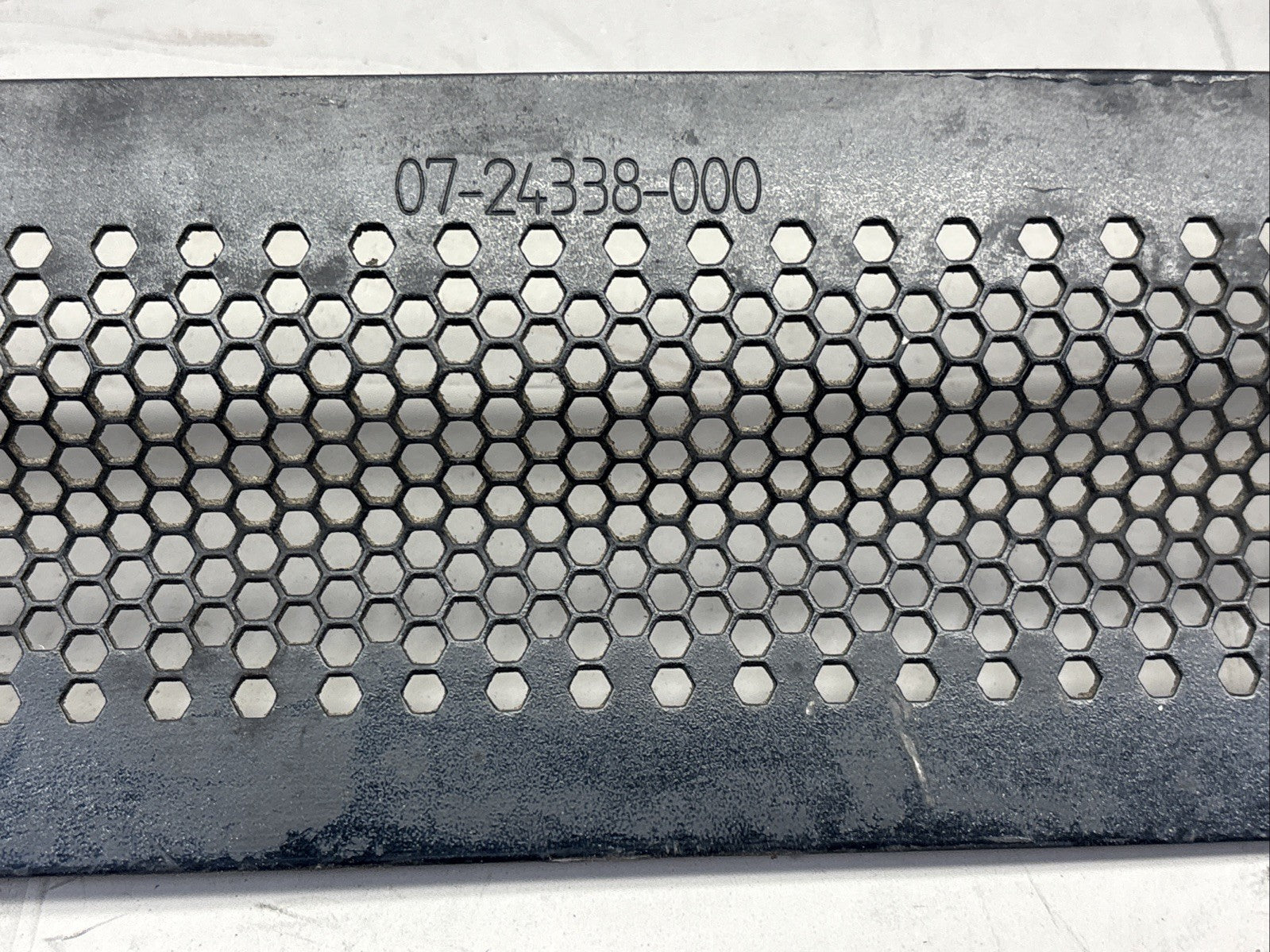 18-24 FREIGHTLINER CASCADIA TRANSMISSION OIL COOLER ROCK GUARD 07-24338-000 OEM