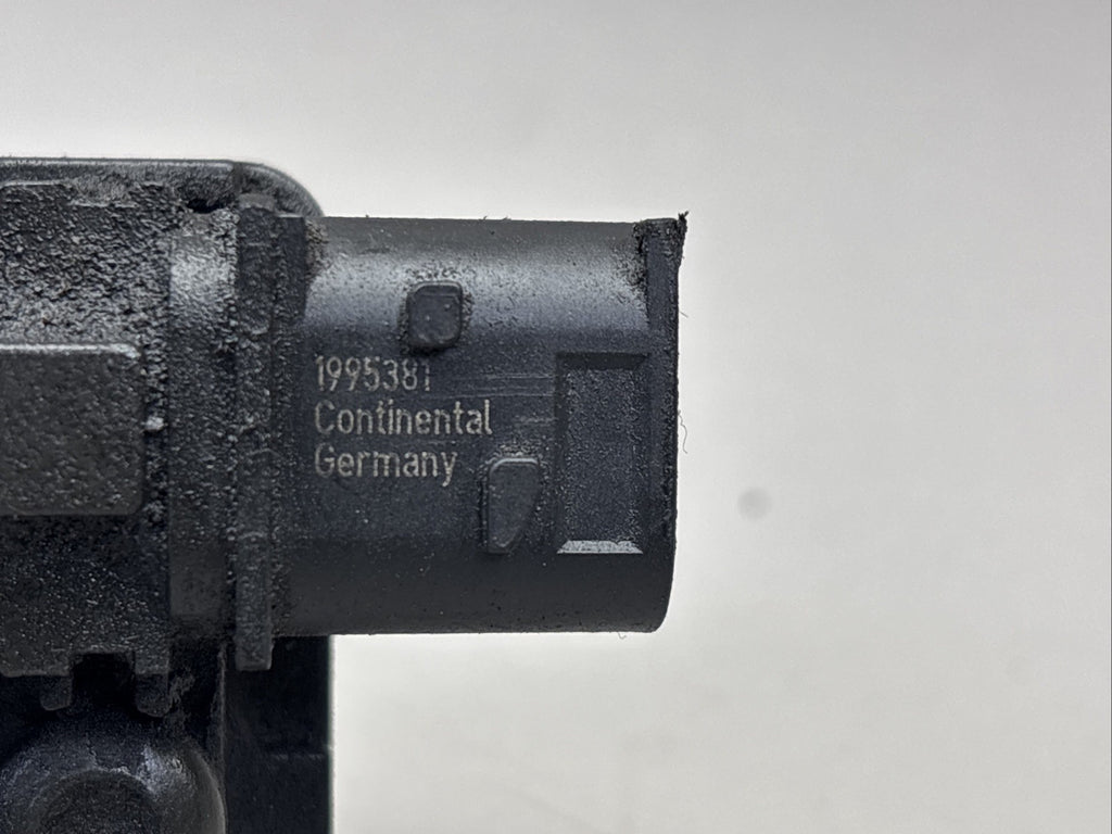 Paccar MX13 Diesel Engine Crankcase Breather Pressure Sensor 1995381 OEM 1921560