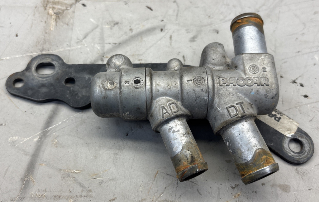 2019 Paccar MX-13 EPA 17 Water Diverter tube v58-1084-65100 / 16046690
