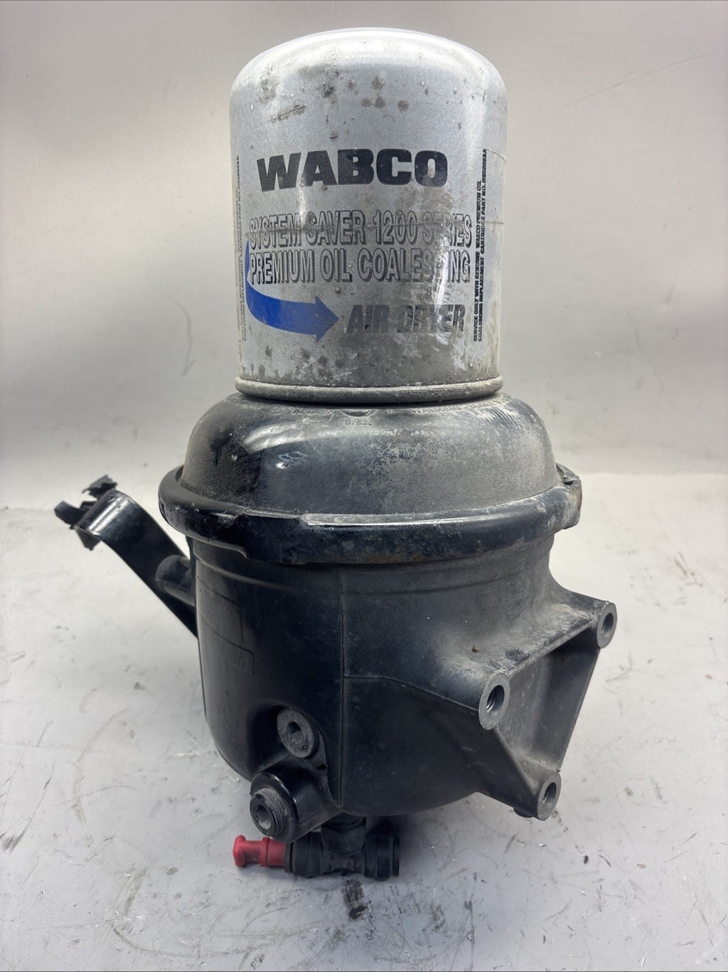 Freightliner Cascadia 126 Bendix Air Dryer K066257 OEM