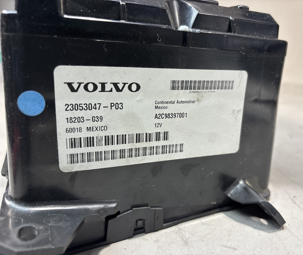 2018-2027 Volvo VNL Speedometer Instrument Cluster - Used | P/N 23053047 - P03