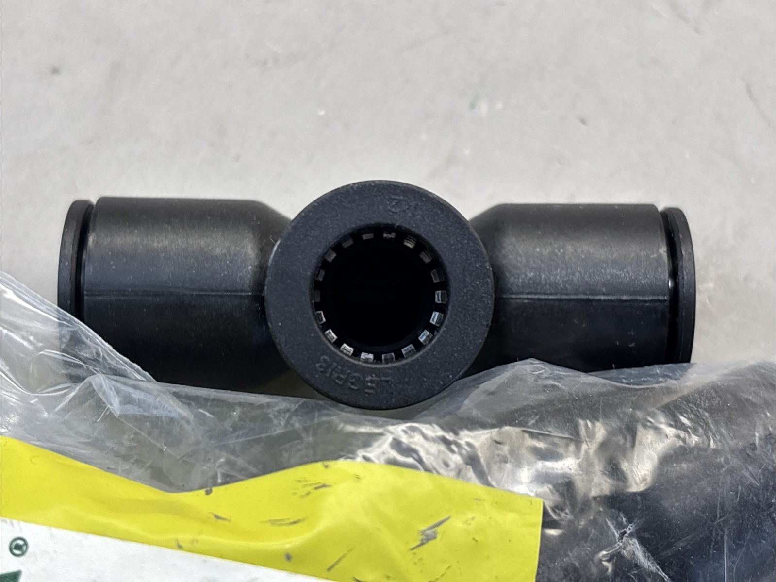 (5) Legris Push-To-Connect Tube OD Tee 1/2”