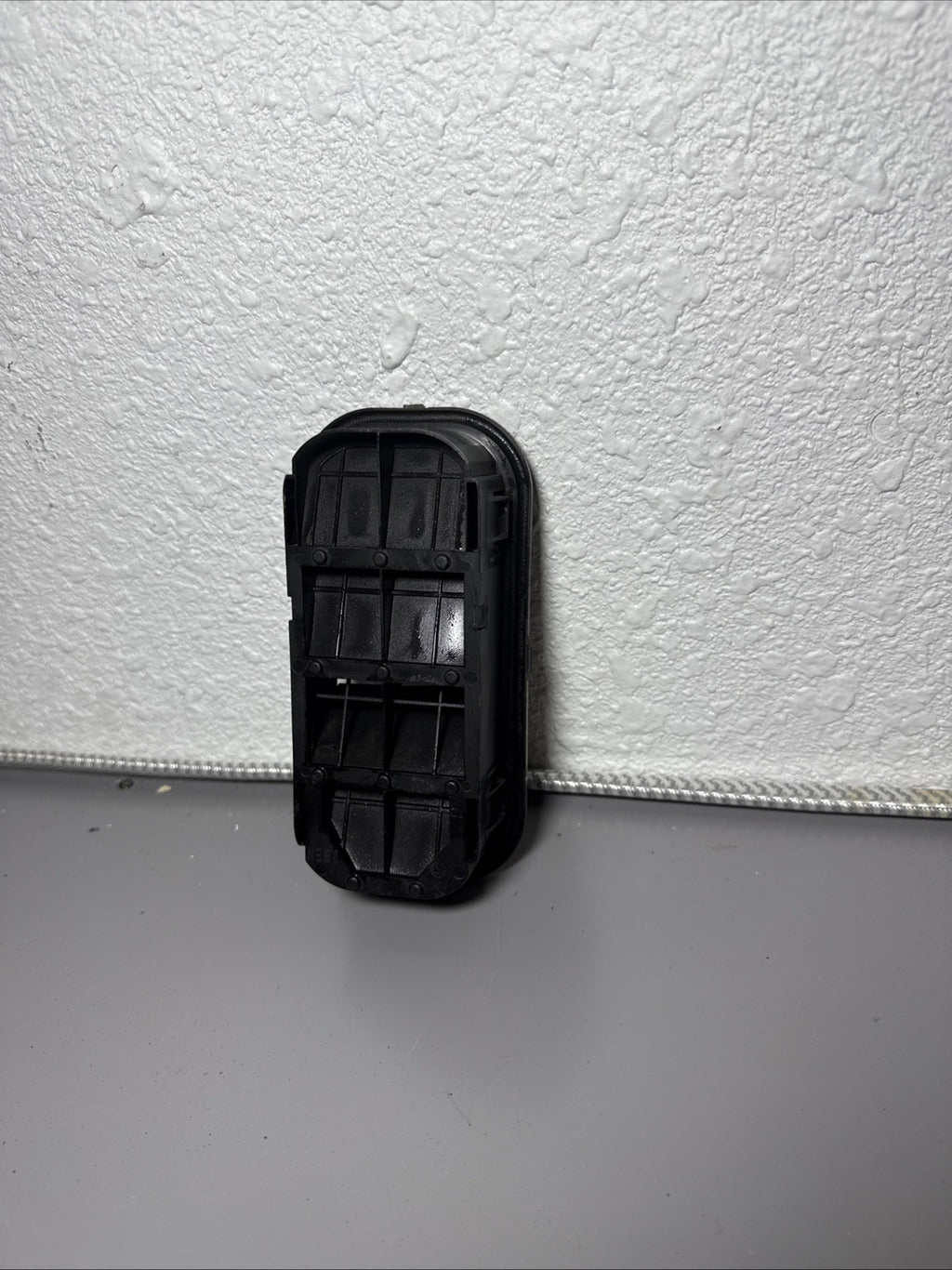 Freightliner Cascadia Cab  Rear Air Outlet Flap A9018300042