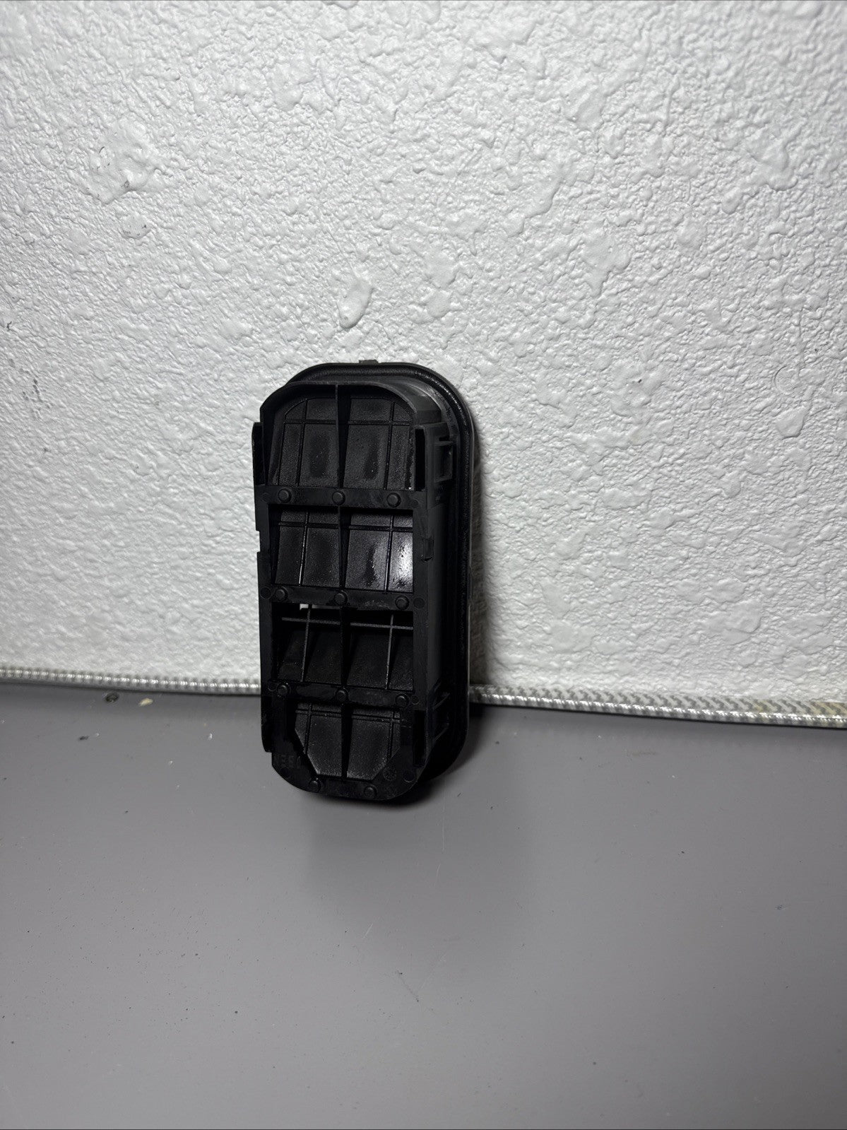 Freightliner Cascadia Cab  Rear Air Outlet Flap A9018300042