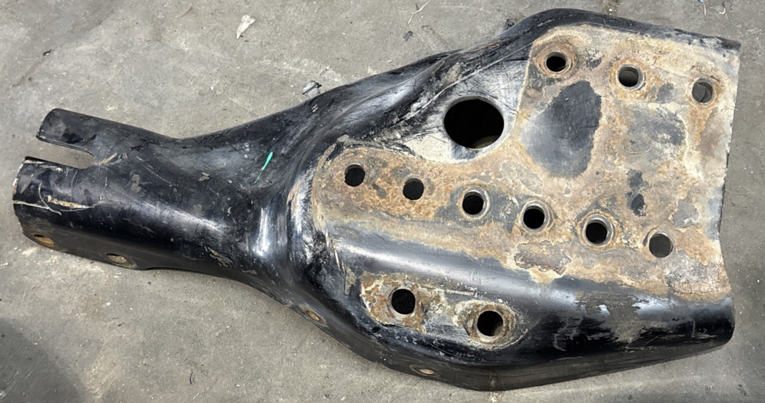 2018-2023 FREIGHTLINER CASCADIA 126 FRAME HORN BUMPER MOUNT OEM