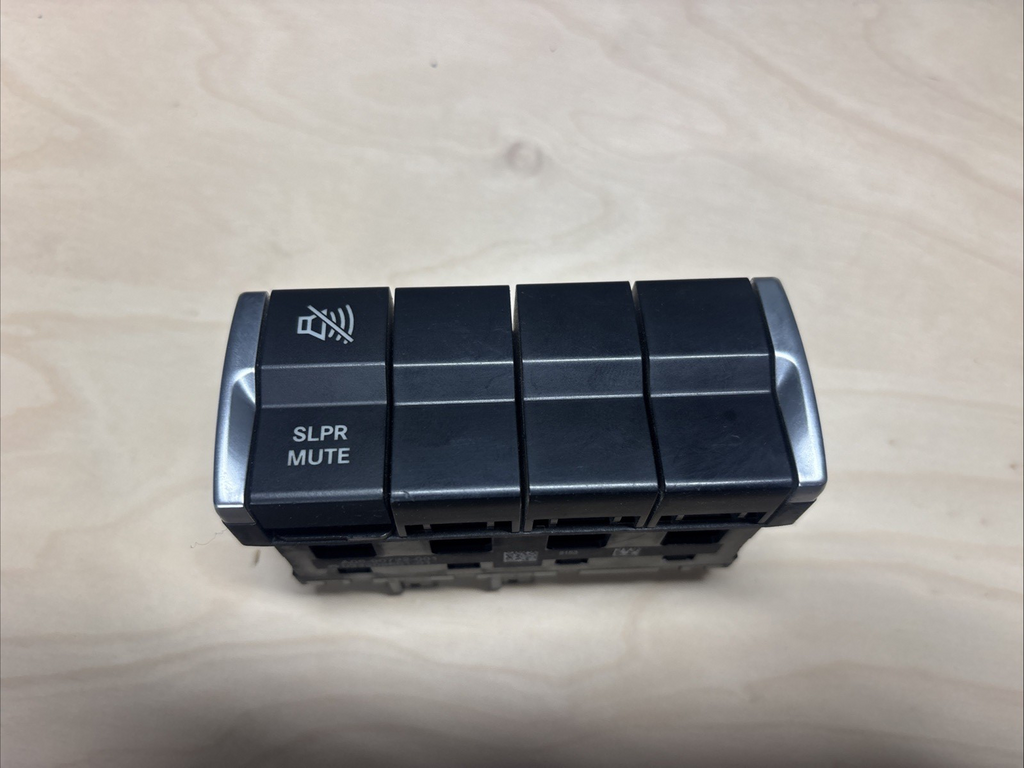 Freightliner Rocker Switch Panel  A06-90732-001