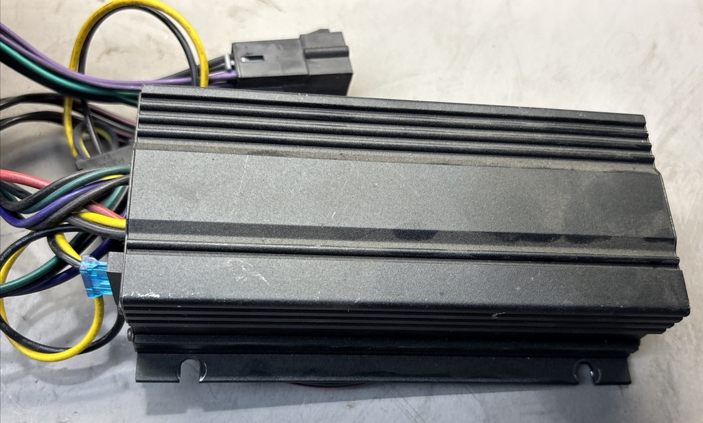 Genuine 10" Volvo 20446074 CB Radio Loudspeaker Mint VNL Mack Anthem/ AMPLIFIER