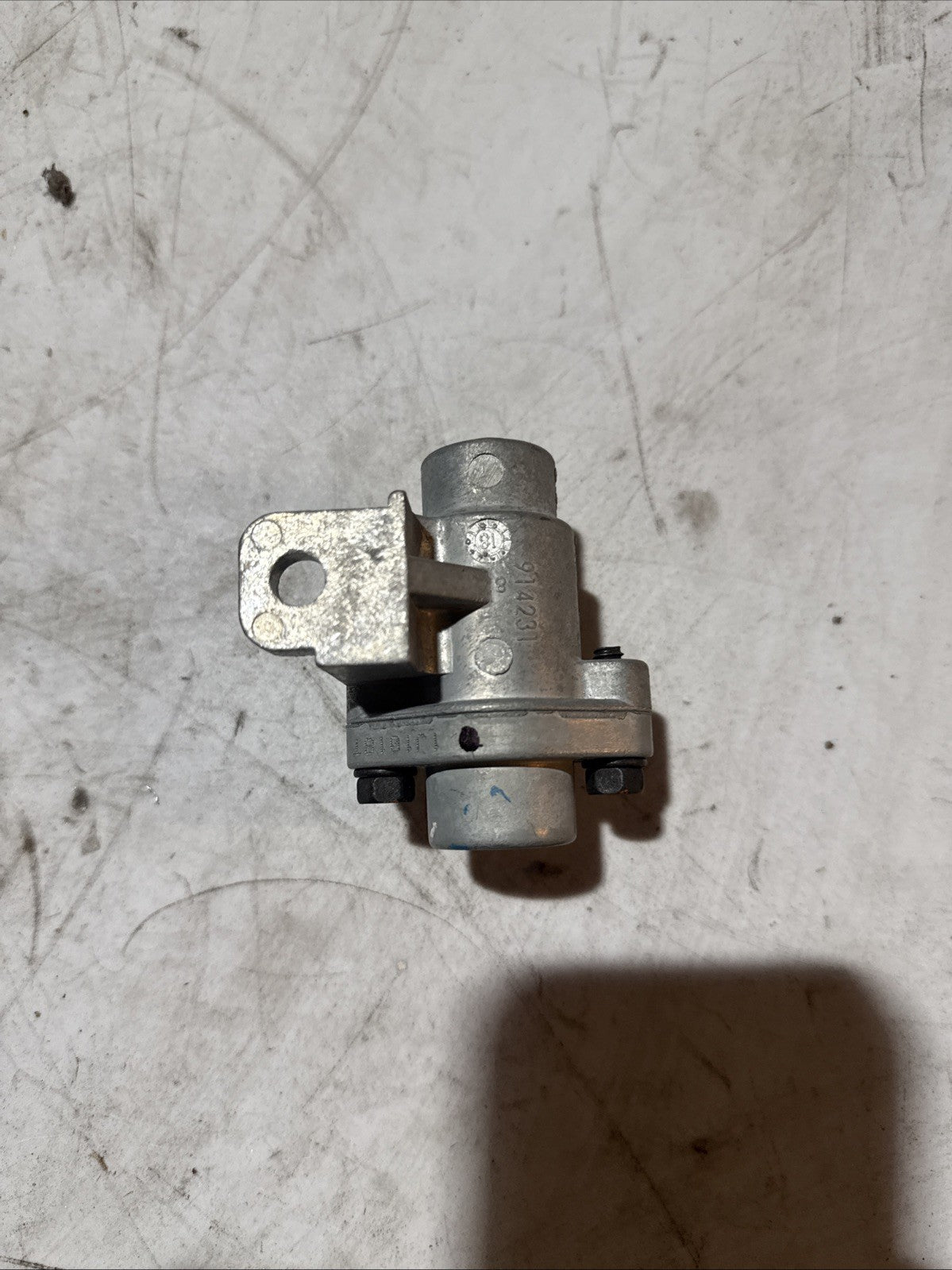 BENDIX AIR BRAKE CHECK VALVE T-239672-D, 5016115, 5019353 NOS