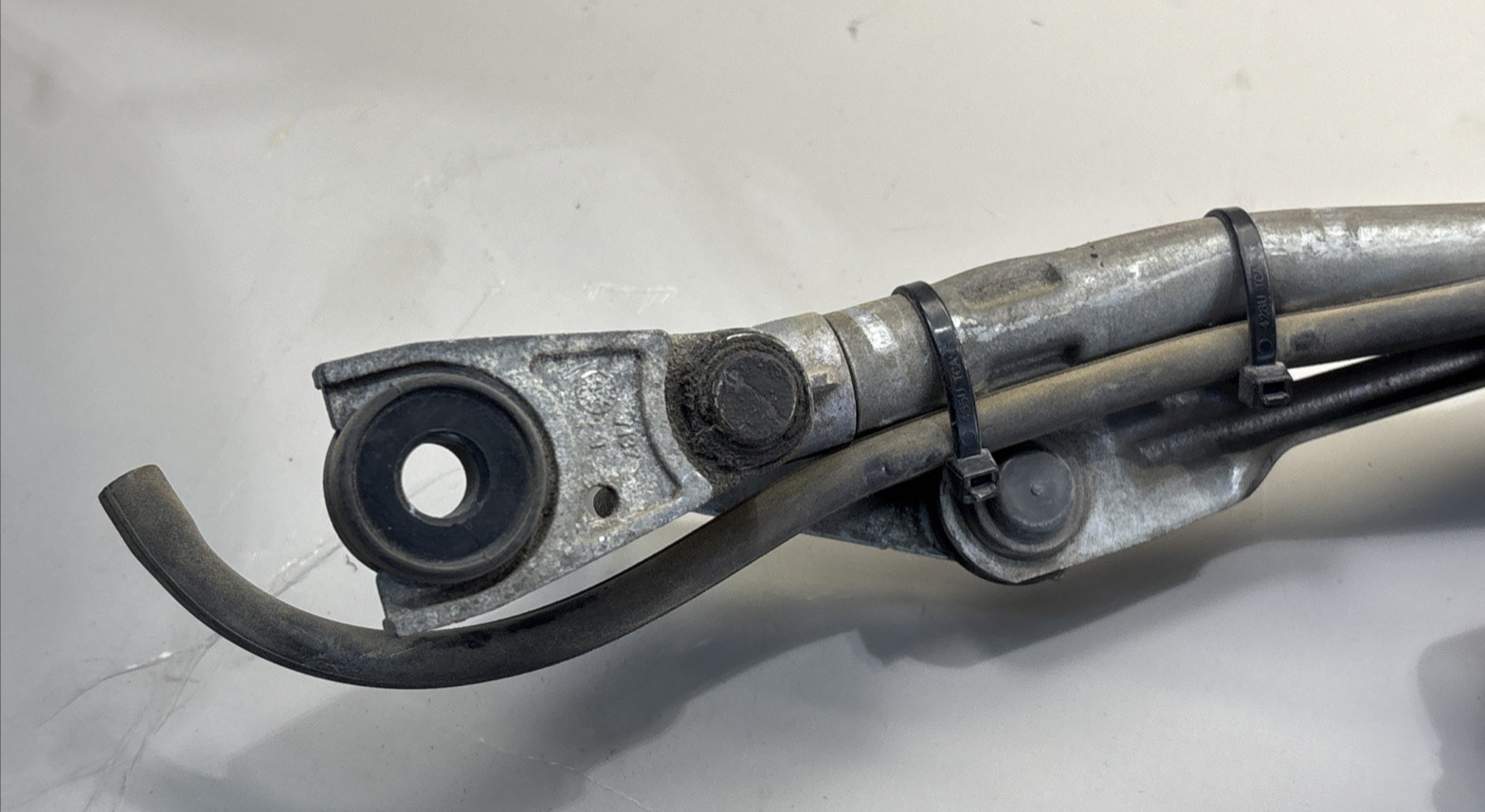 OEM FREIGHTLINER LINKAGE & MOTOR ASSEMBLY WINDSHIELD WIPER A22-72752-002 W302256