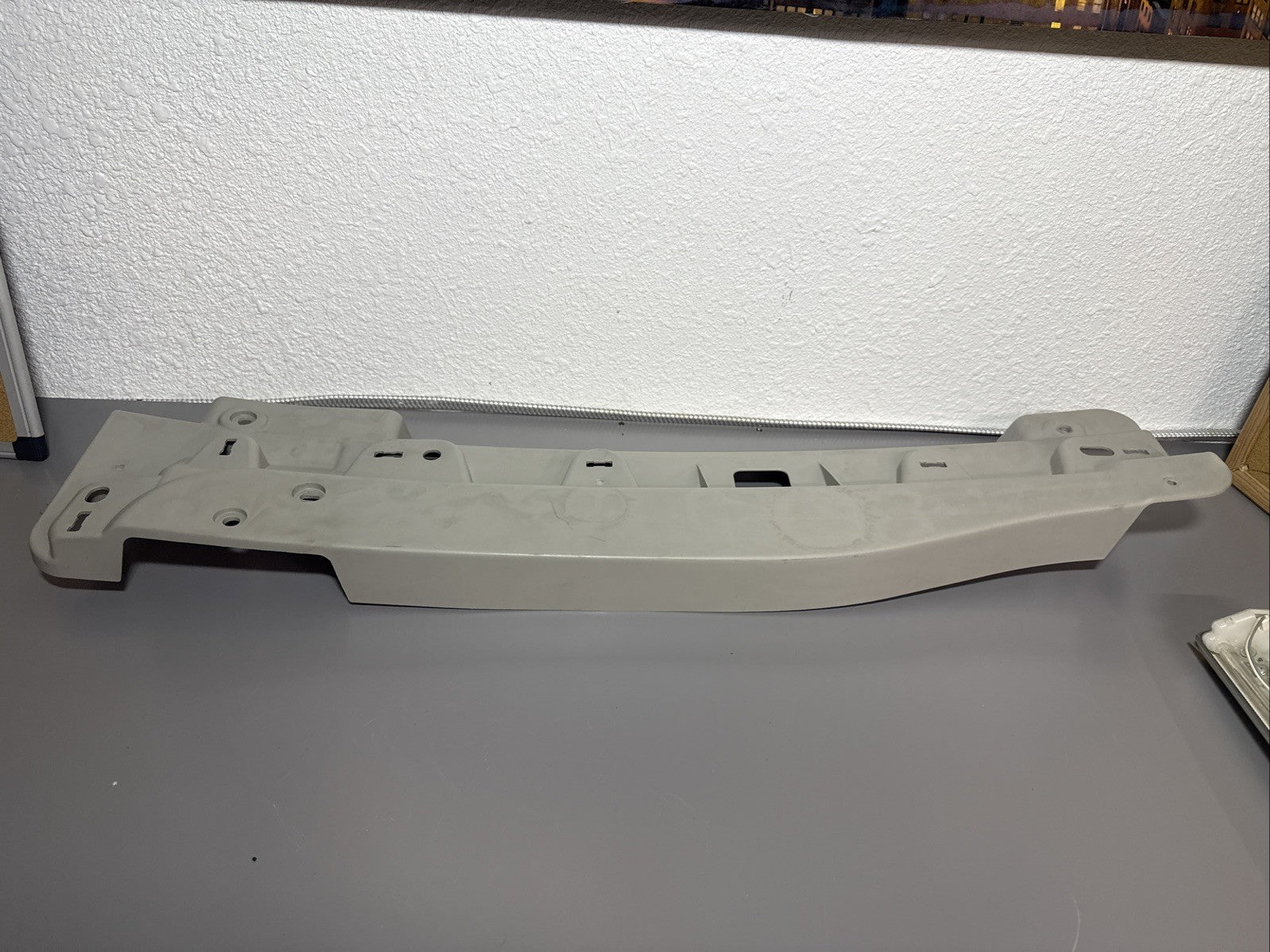 2018-2025 FREIGHTLINER CASCADIA RIGHT CAB ROOF DOME LIGHT BRACKET 22-74219-003