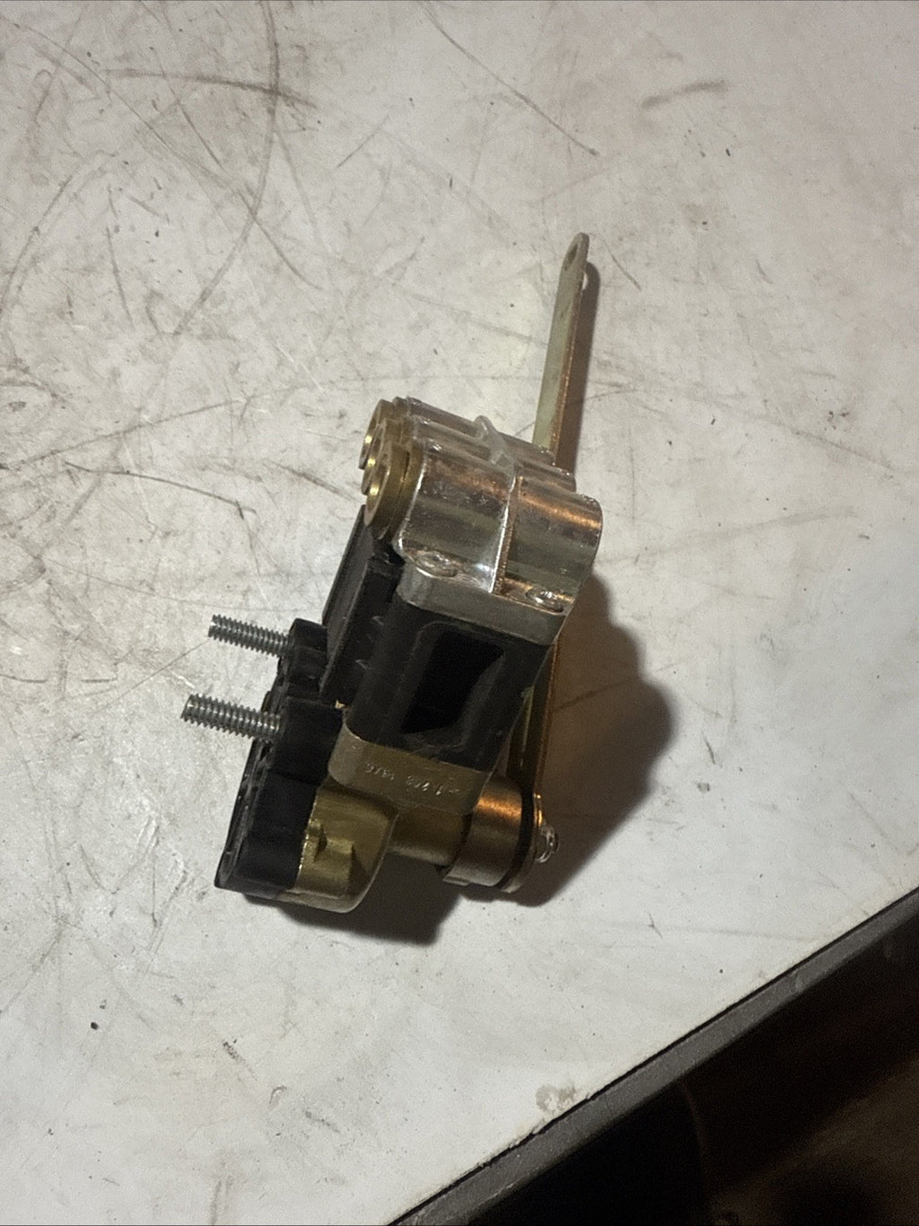 Haldex 90555403 Suspension Self Leveling Valve Pr Plus Hcv With lly for Norma