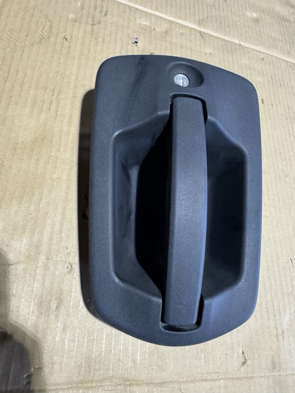 Freightliner OEM A18-67004-005/007 Exterior Door Handle  Right  10.78 In. X 6.67