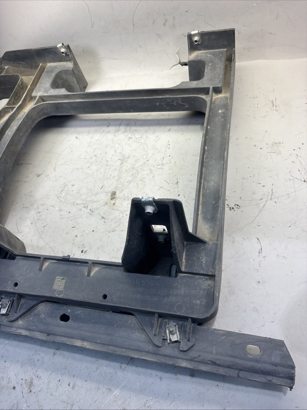 82789505 Body Support for Volvo