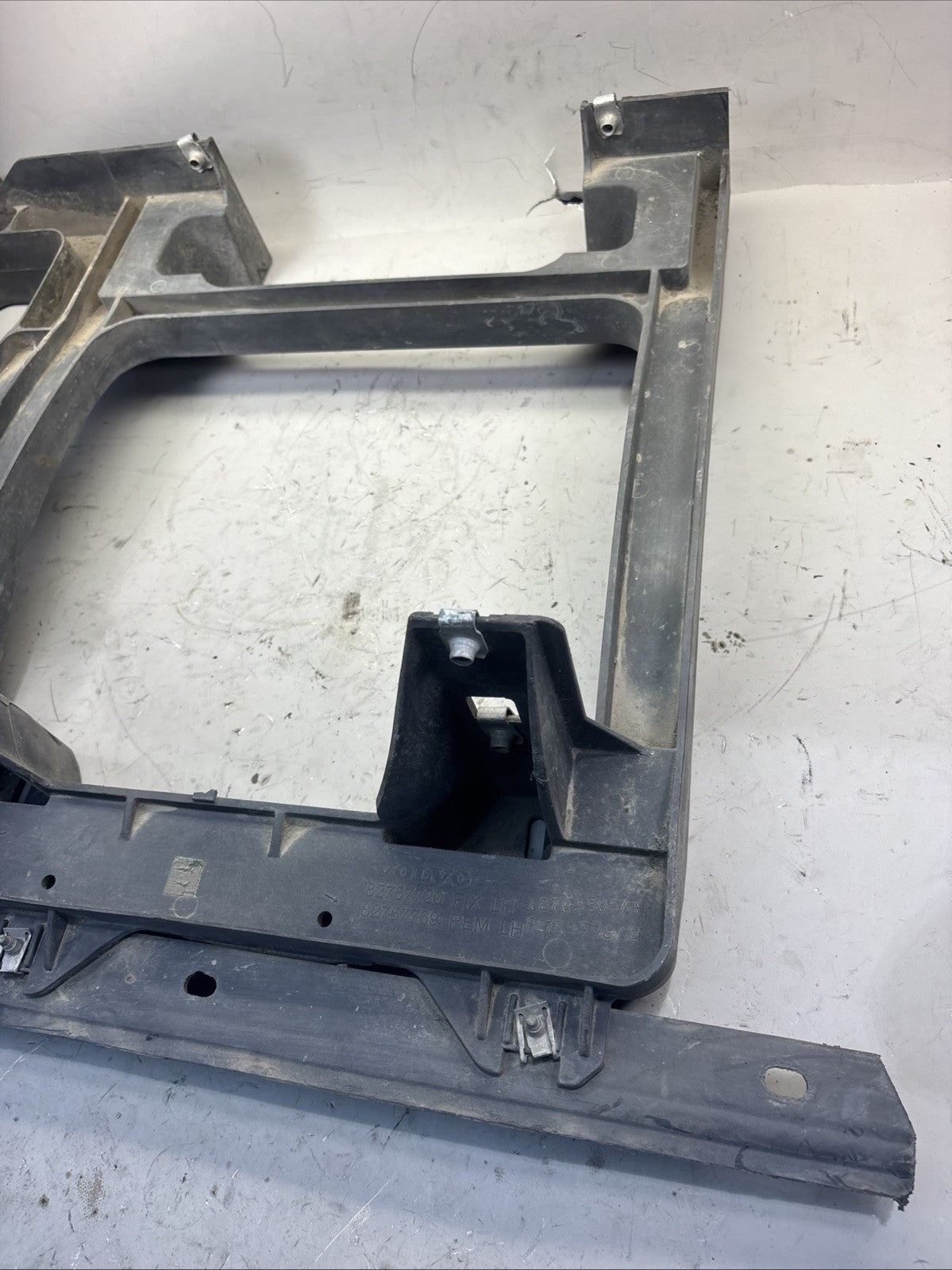 82789505 Body Support for Volvo
