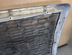 2019 VOLVO VNL FRONT MAIN GRILL  82745720 / 84724157 / 84724159 OEM DAMAGED