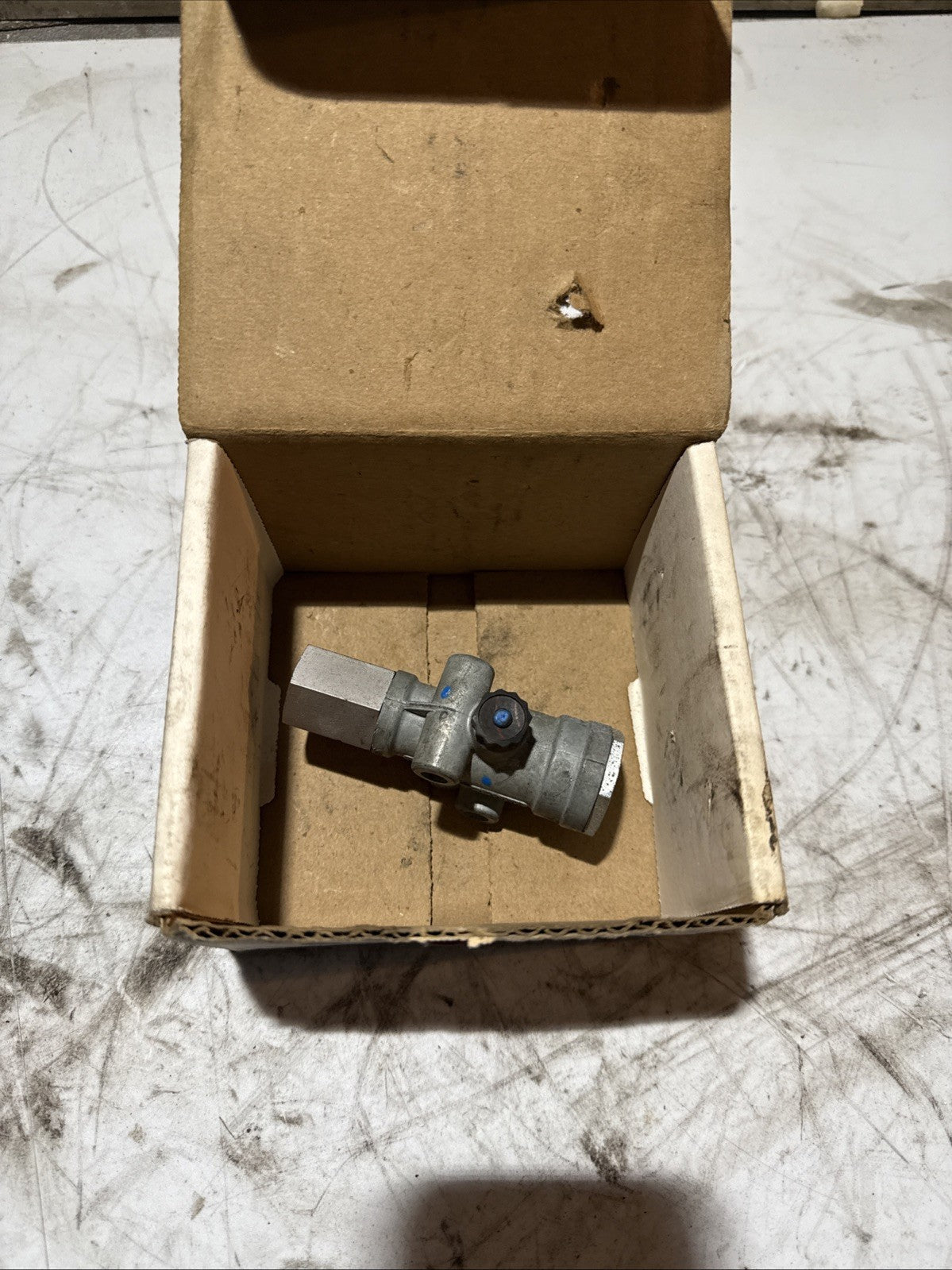 Meritor RSL110587 - AIR SUS PLT VLV