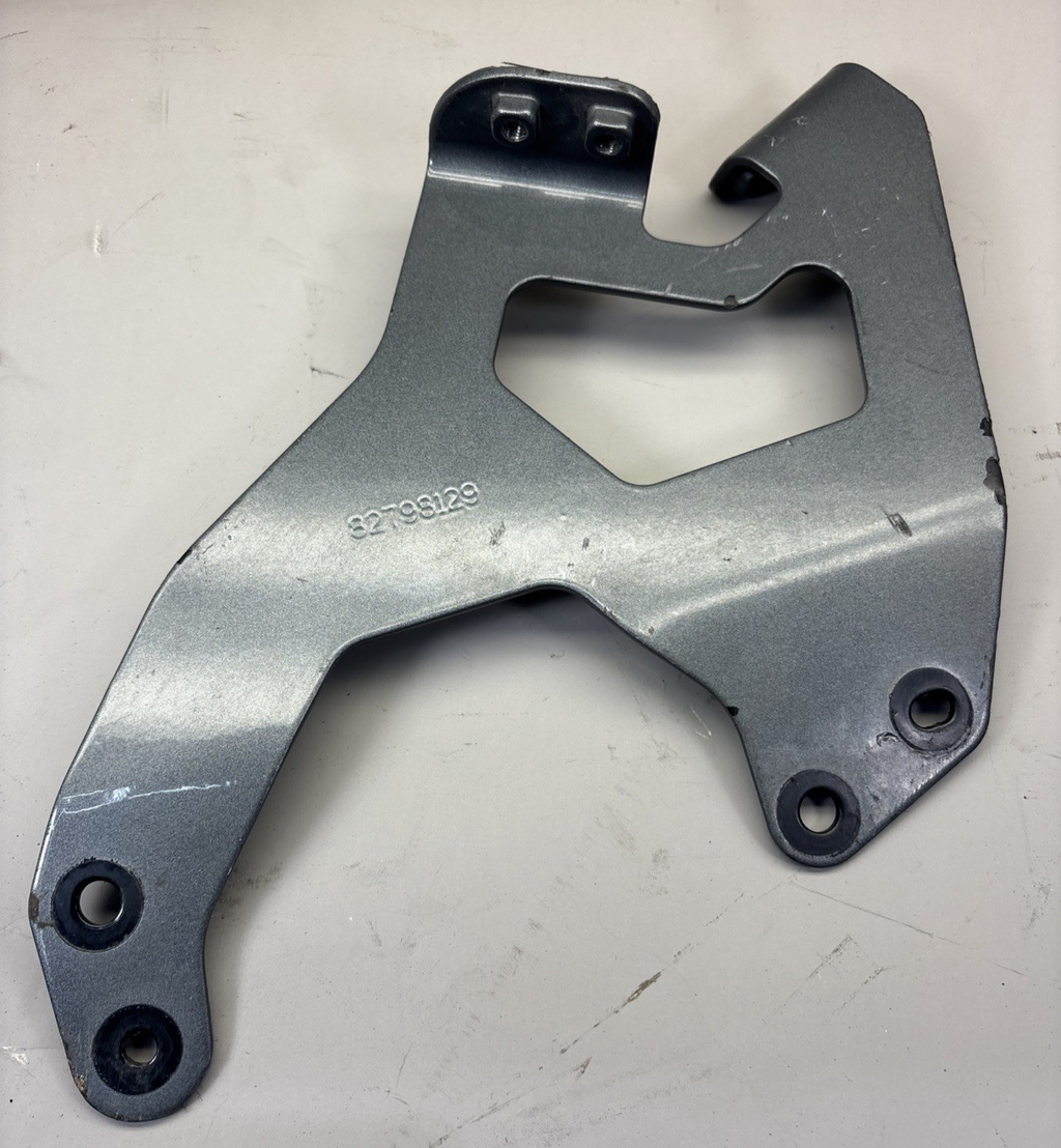 2018-2024 VOLVO VNL 860 FRONT RIGHT SIDE FENDER SUPPORT BRACKET 82798129 OEM
