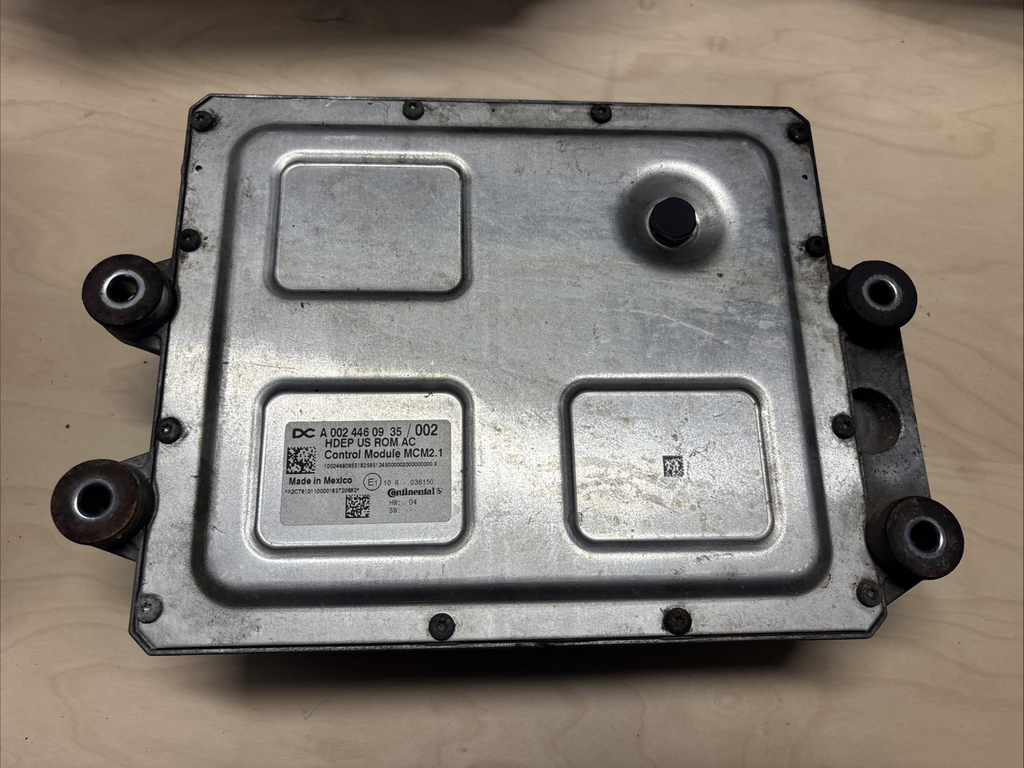 A0024460935 DETROIT DD15 ENGINE CONTROL MODULE (ECM) MCM2.1