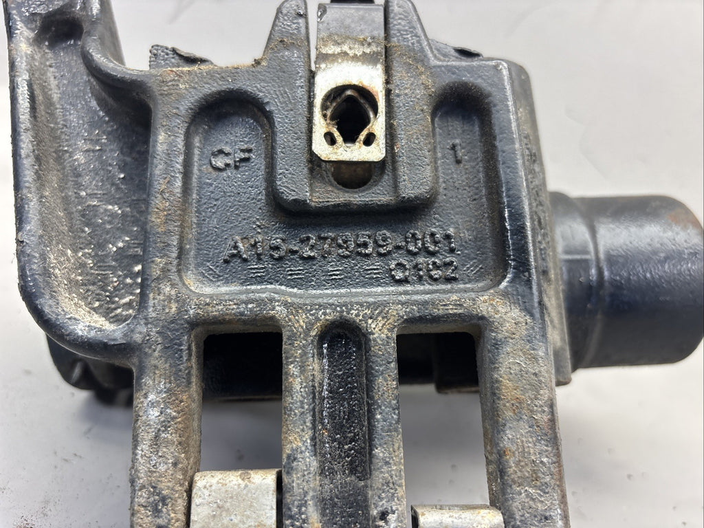 FREIGHTLINER - Tow Housing Brkt, RH A15-27959-001