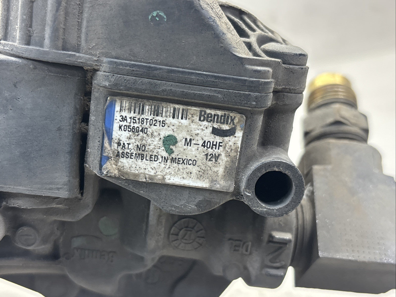 BENDIX ESSEMBLY  VALVE T-5019483 W/ ABS VALVE BENDIX K056040 ABS MODULATOR VALVE