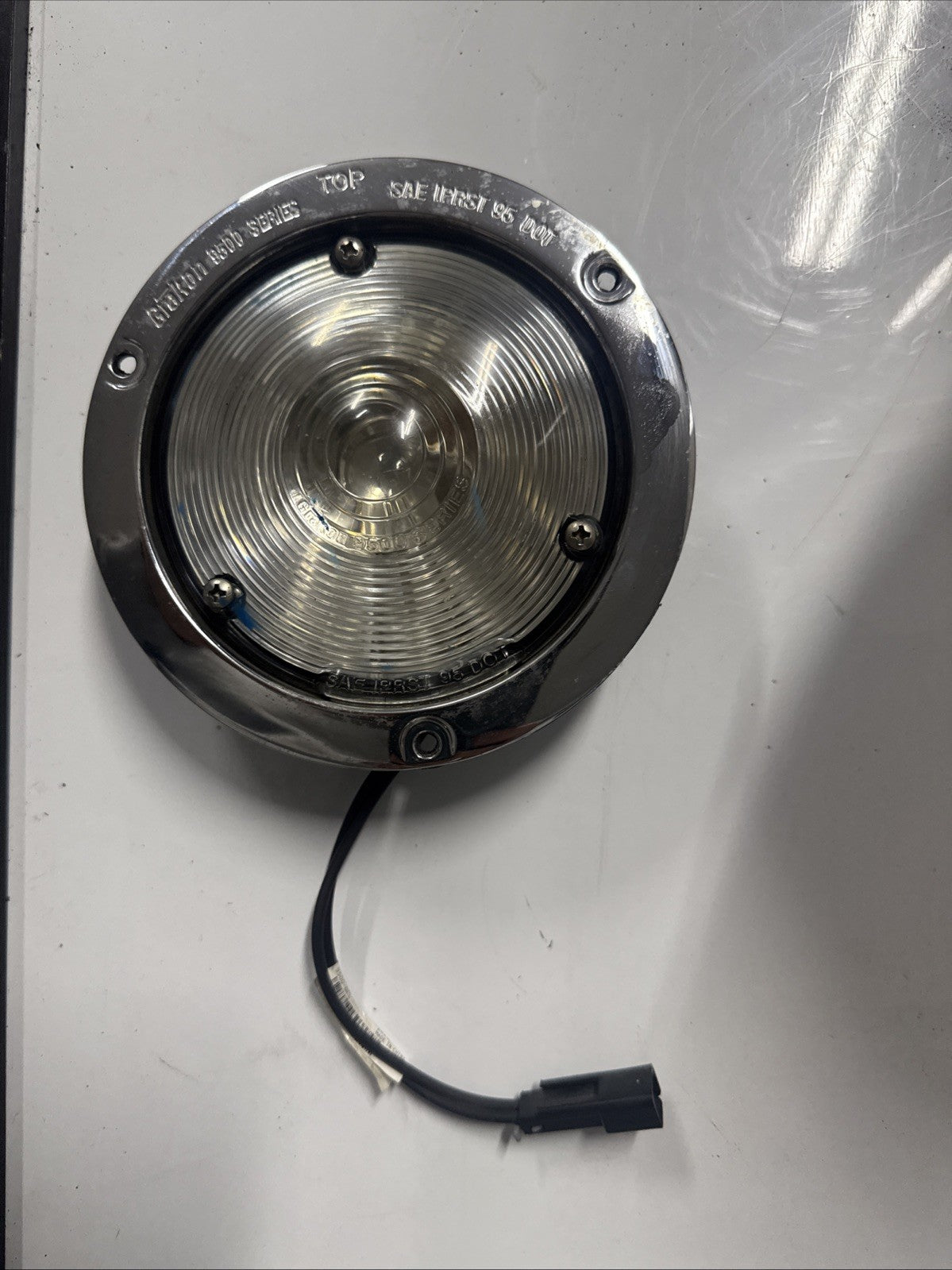 PACCAR KENWORTH PETERBILT P54-6021-001 LAMP-LOAD FLUSH MOUNT CLEAR