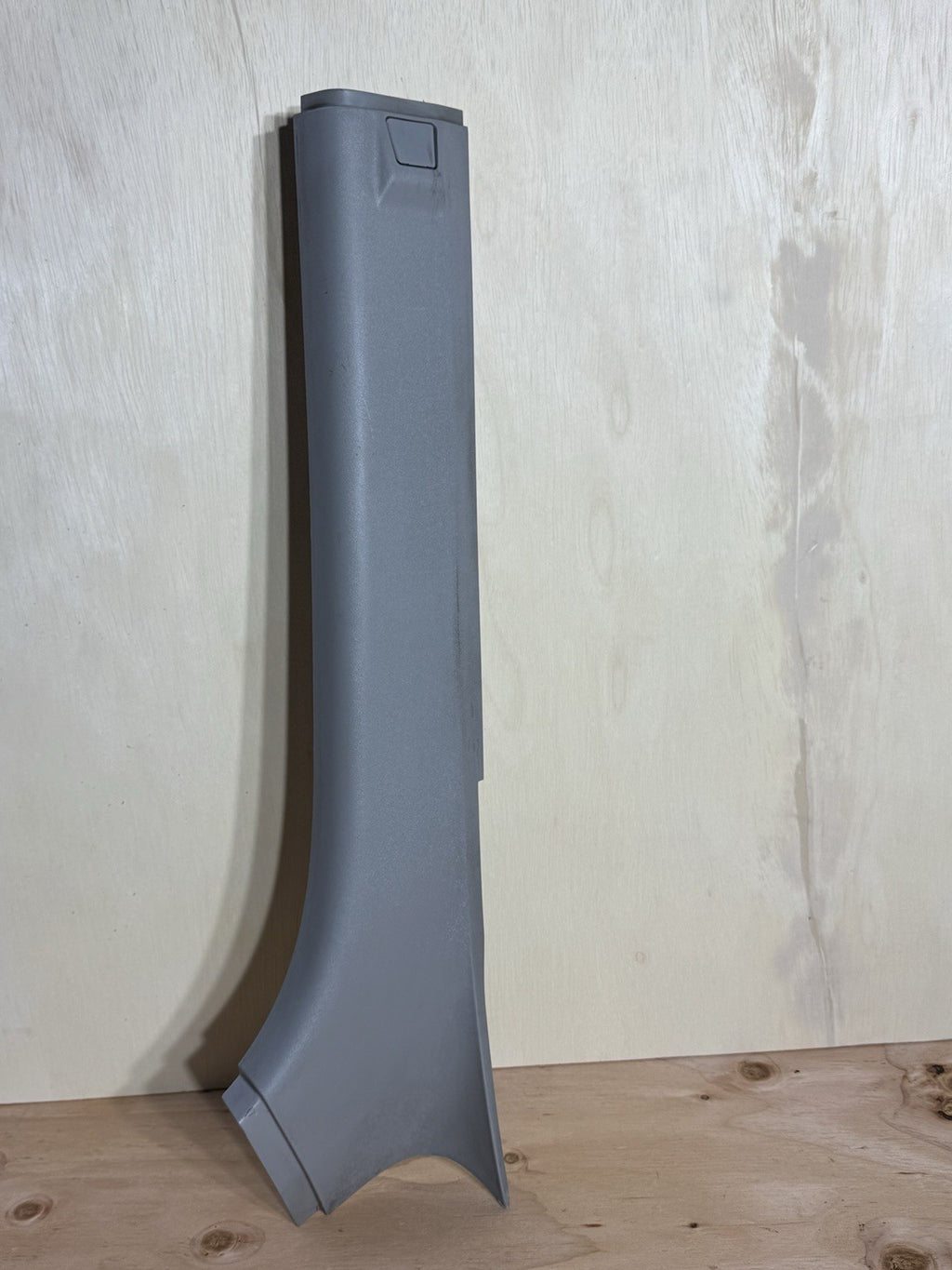 21 KENWORTH S60-1468-661 TRIM-COVER OVER DOOR CHARCOAL LH CAST# S60-1468-000