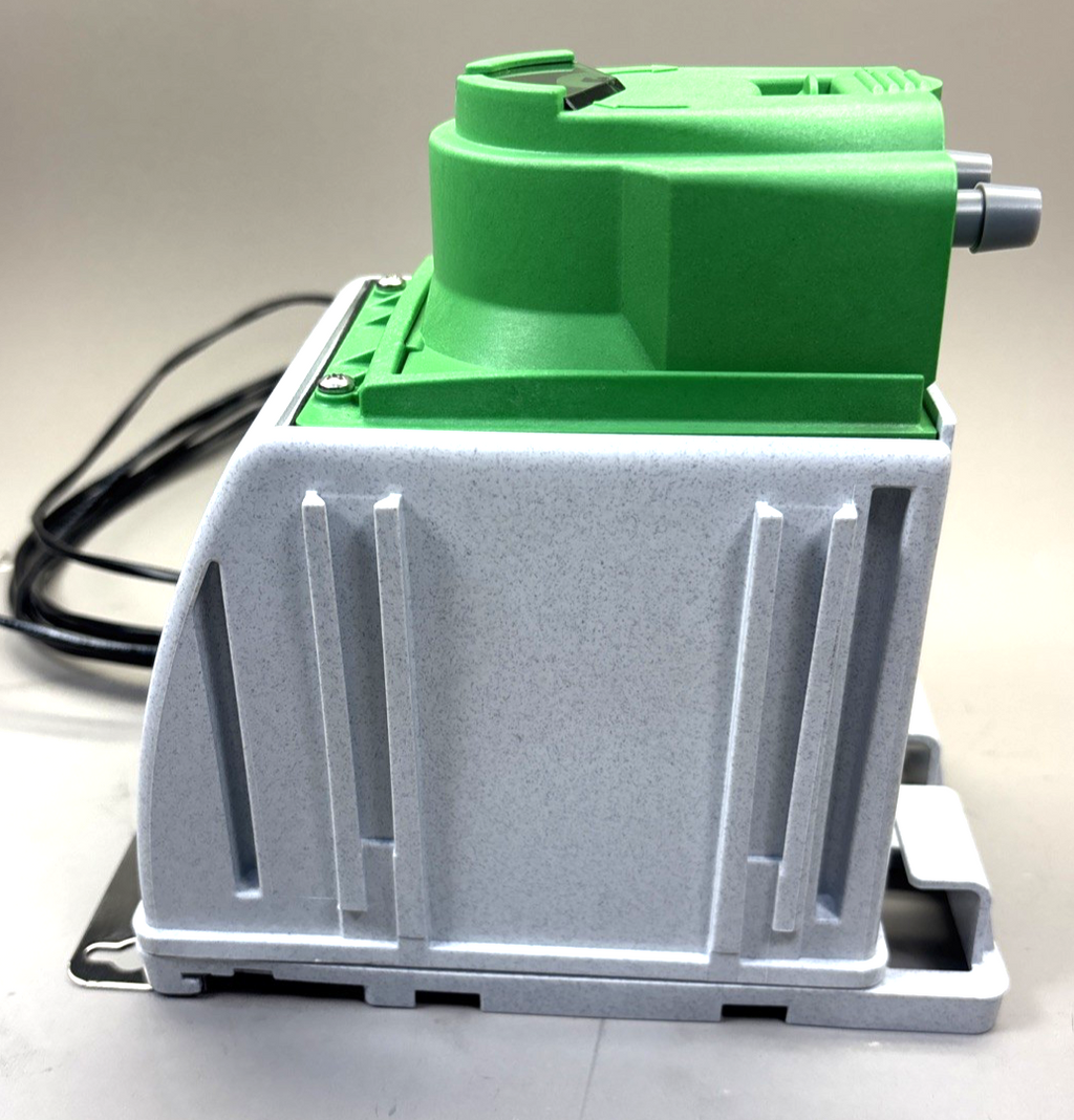 84.65.30.AG 105 RPM PUMP MOD W/3/8 BARB FTG SANTO GREEN 450 ML/MIN