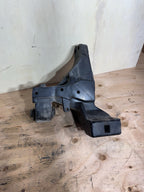 2021 Kenworth t680 PACCAR RIGHT CAB MOUNT BRACKET A85-6136R