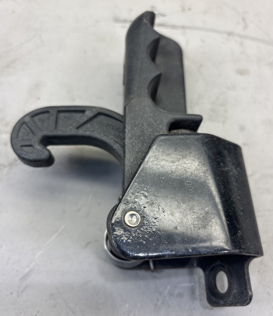 2018-2024 FREIGHTLINER CASCADIA FRONT LEFT SIDE HOOD LATCH A17-20861-000 OEM