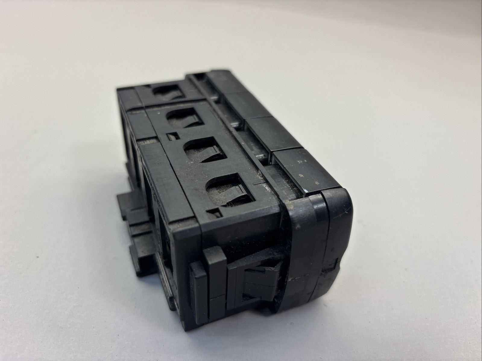 Freightliner A06-60973-000 Switch Module