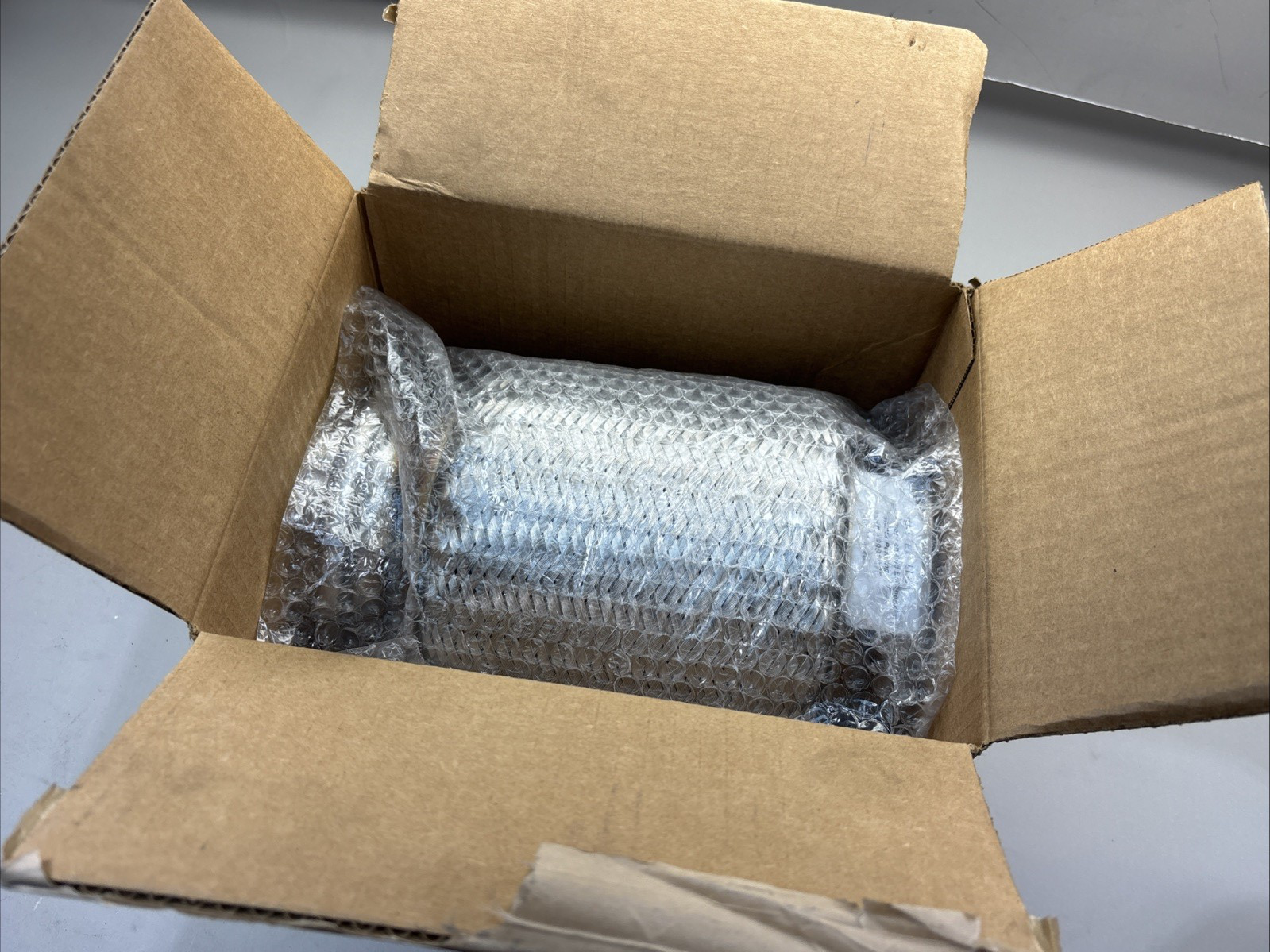 OEM 22983875 GENUINE VOLVO EXHAUST PIPE