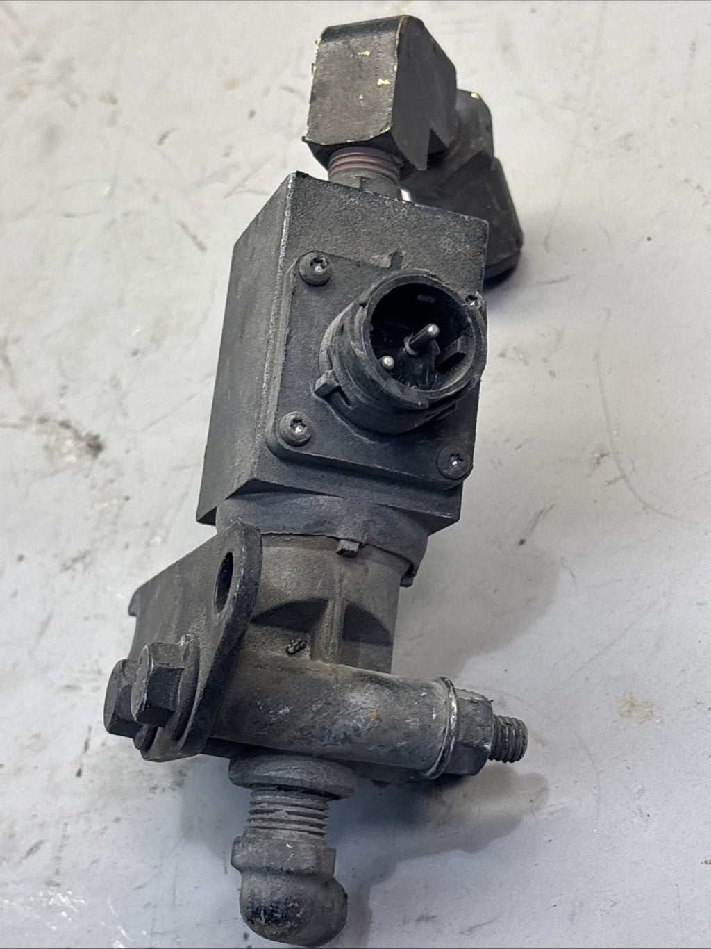 Bendix 300354 Solenoid Valve