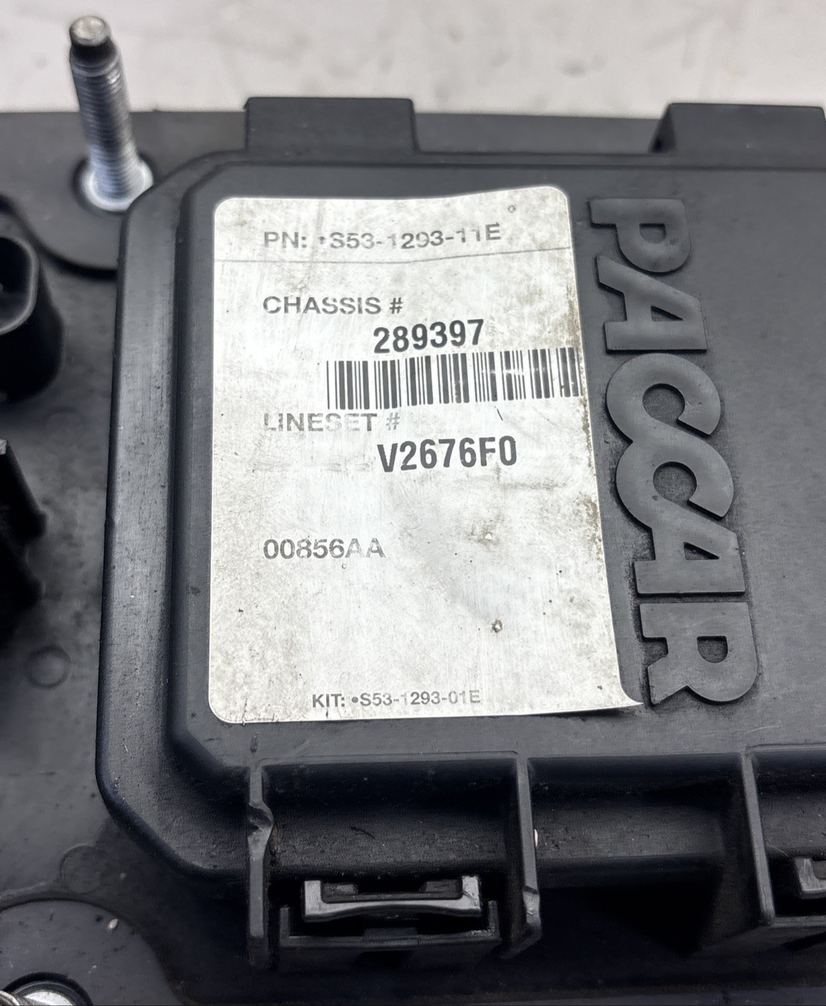 KENWORTH PACCAR FUSE ASSEMBLY CAB PDC P27-1147-0200 JUNCTION BOX DAMAGE