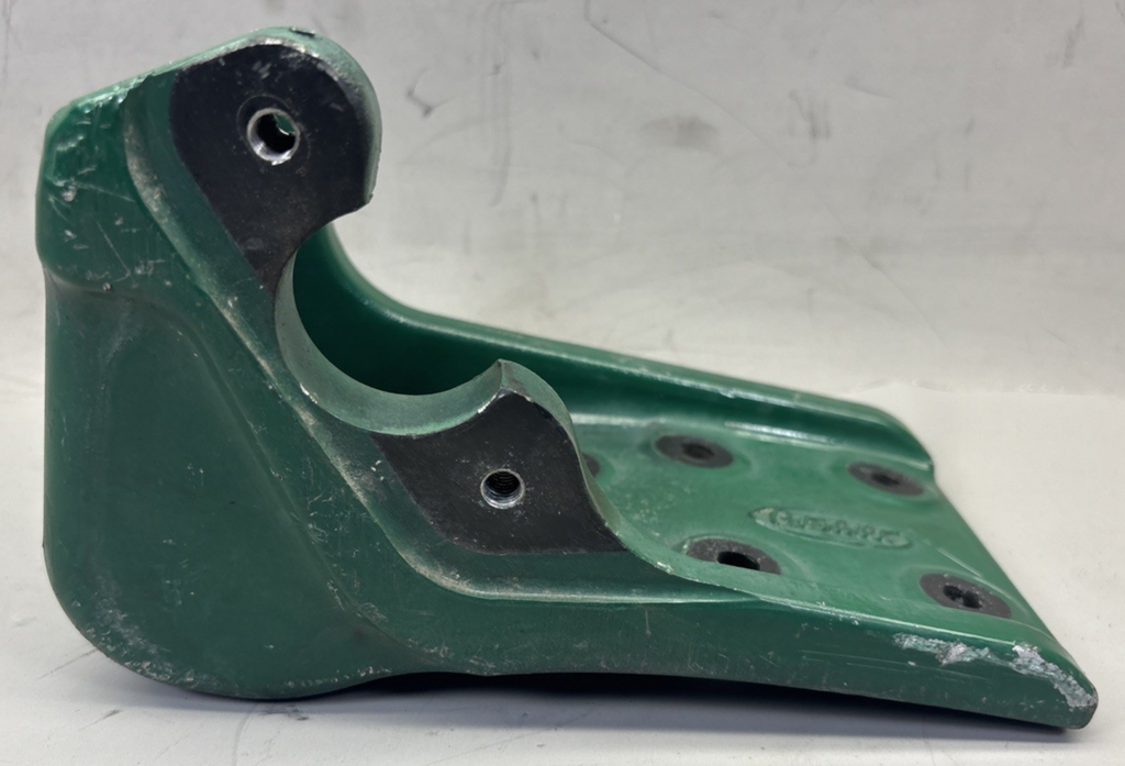 PETERBILT  Connector-Cab Upper Exhaust Bracket, Right  P/N: R20-6015R