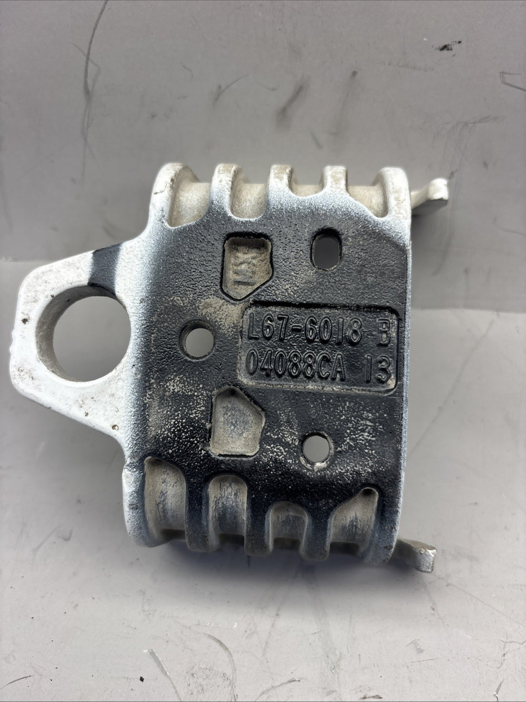 PACCAR KENWORTH PETERBILT L67-6018 SUPPORT-HOOD GUIDE 