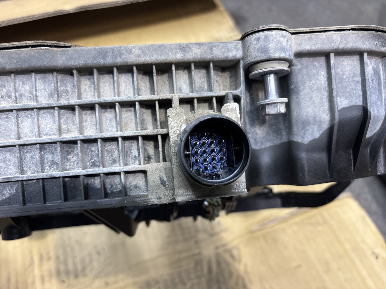KENWORTH T680 Paccar MX13 Engine Rocker Housing | P/N 2033255