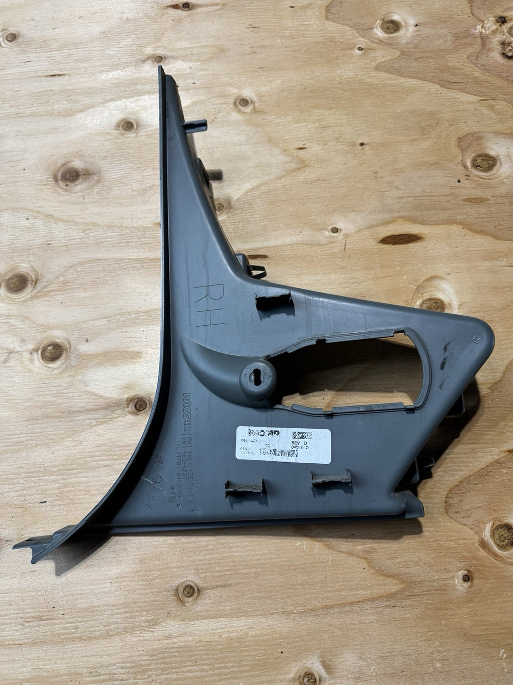 PACCAR A-PILLAR LOWER KICK PANEL RH KW S60-1422 PB S60-6232