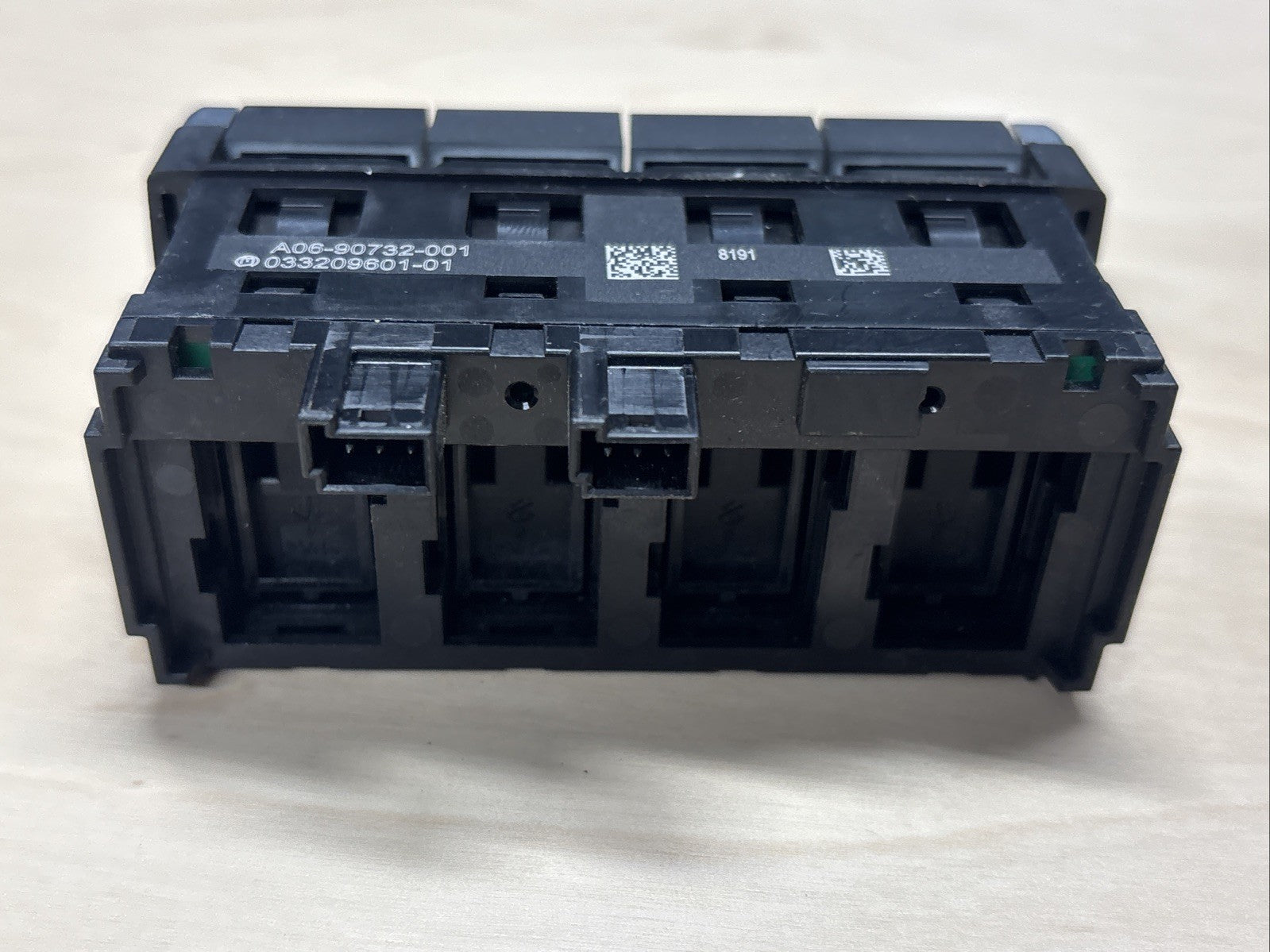 Freightliner Bunk Rocker Switch Panel A06-90732-001   7438
