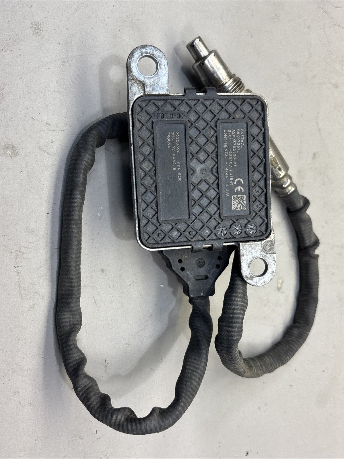 Genuine Volvo VNL FH D13 NOx Sensor with Mounting Bracket - OEM 22303390