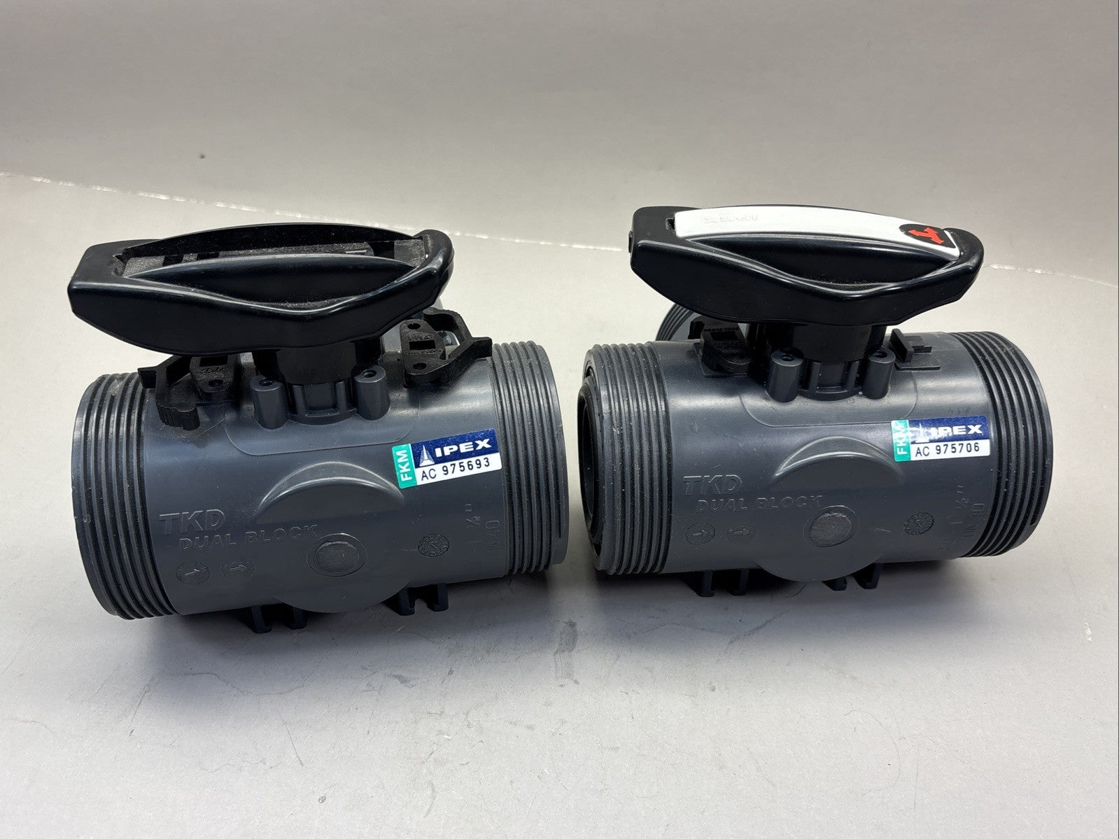 IPEX 50  1" 1/2 TKD 3 WAY TU BALL VALVE PVC AC975706/975693 DUAL BLOCK DN40