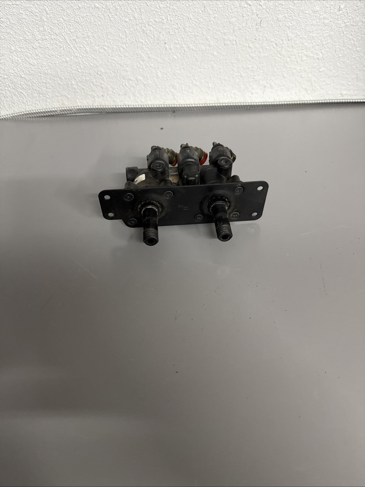 BENDIX BRAKE VALVE 5018303
