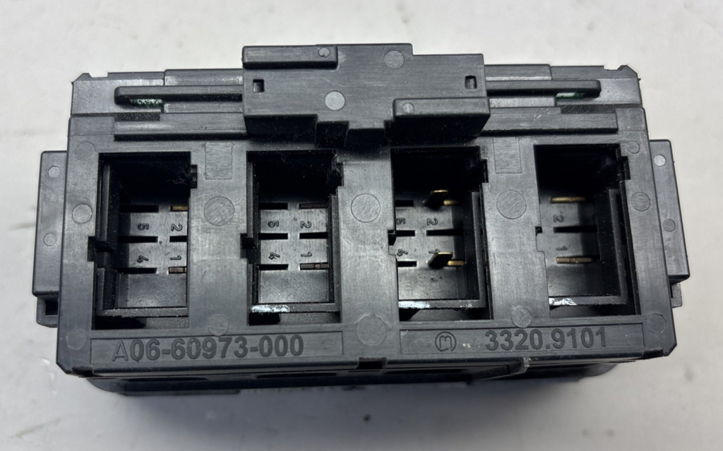 Freightliner Rocker Switch Panel  A06-60973-000