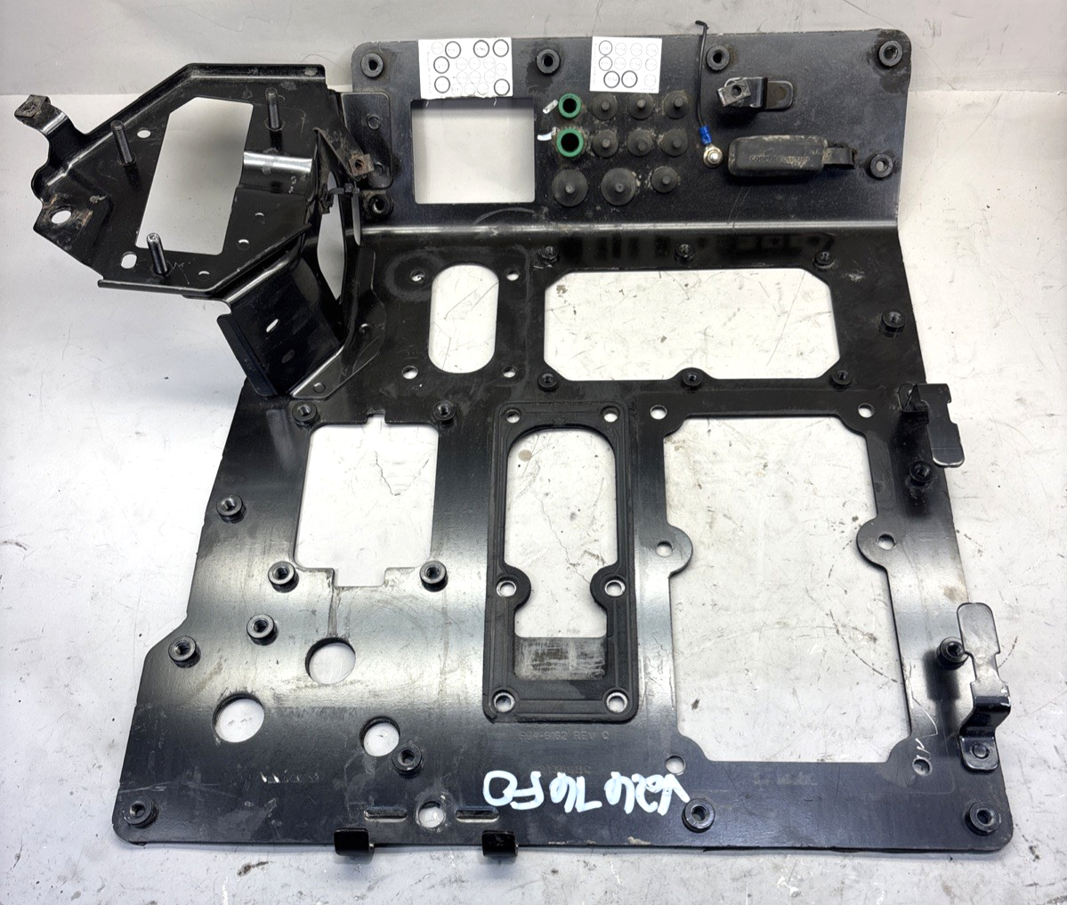 PETERBILT 579 PACCAR CAB FIREWALL BULKHEAD ASSEMBLY R64-6162