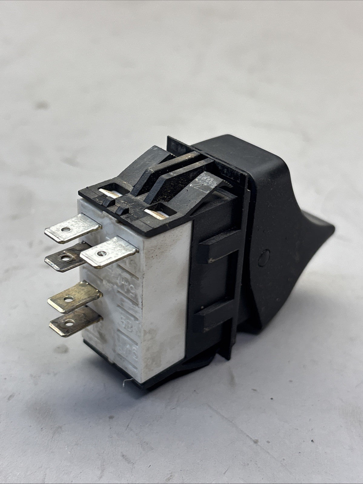 KENWORTH Sleeper Bunk Dome Light Rocker Switch P27-1173-014