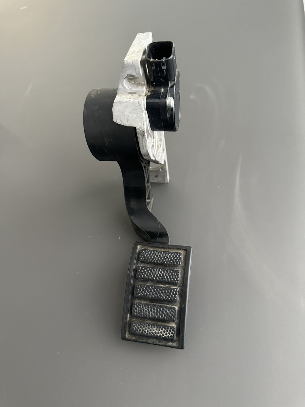 Accelerator Pedal replaces For Volvo Truck VOE 21116877
